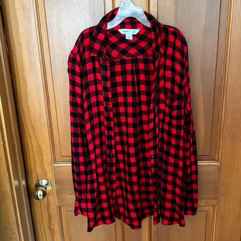 Oldnavy lightweight flannel button up small